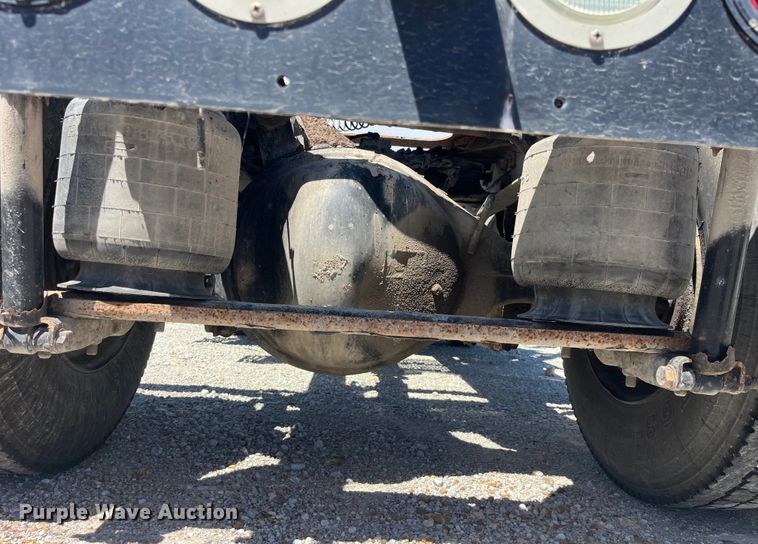 image for item EK8639 2008 Kenworth T300 semi truck