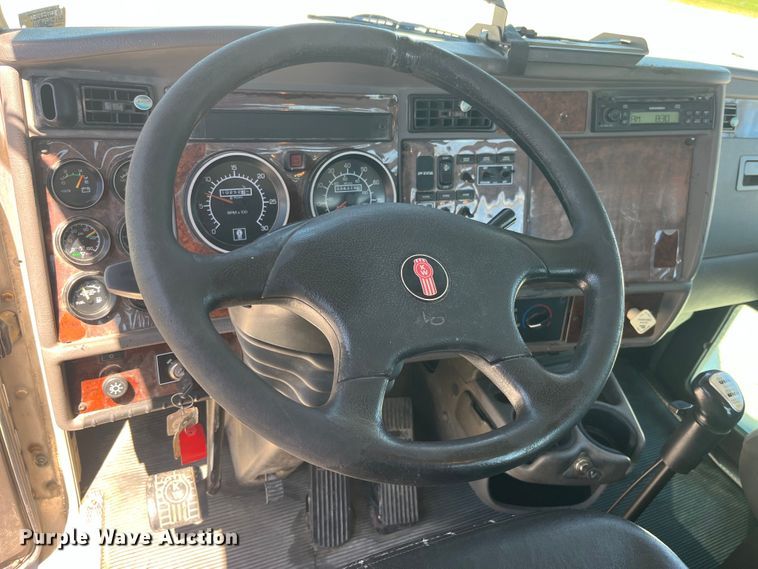 image for item EK8639 2008 Kenworth T300 semi truck