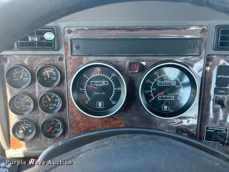 image for item EK8639 2008 Kenworth T300 semi truck