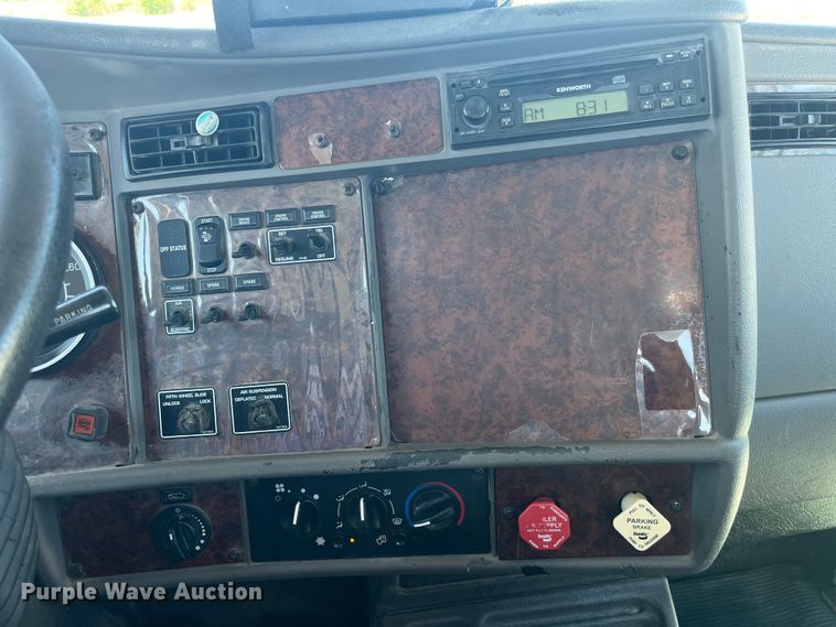 image for item EK8639 2008 Kenworth T300 semi truck