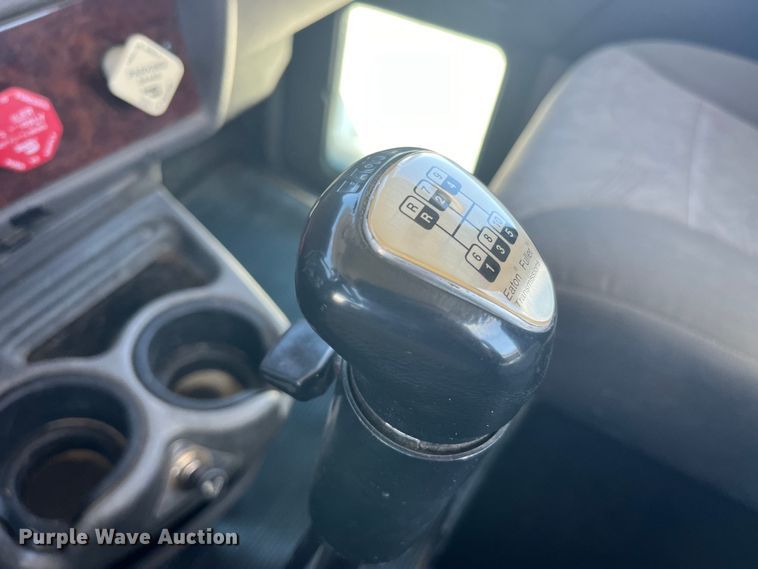 image for item EK8639 2008 Kenworth T300 semi truck