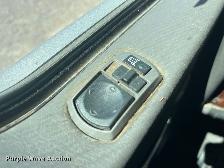 image for item EK8639 2008 Kenworth T300 semi truck