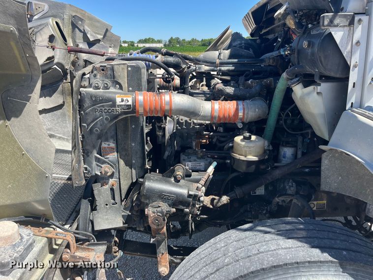 image for item EK8639 2008 Kenworth T300 semi truck