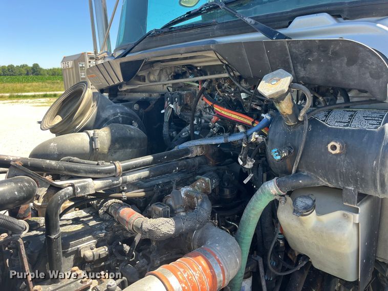 image for item EK8639 2008 Kenworth T300 semi truck