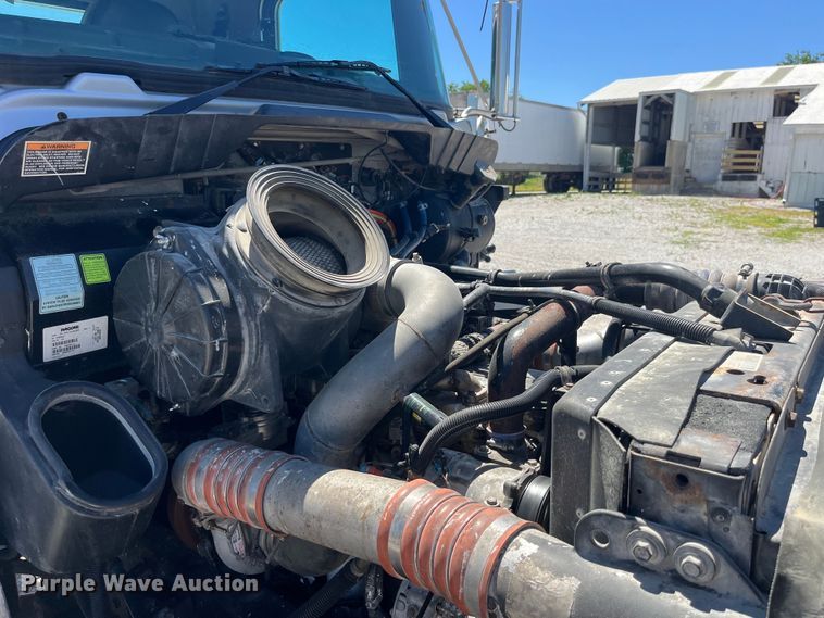 image for item EK8639 2008 Kenworth T300 semi truck