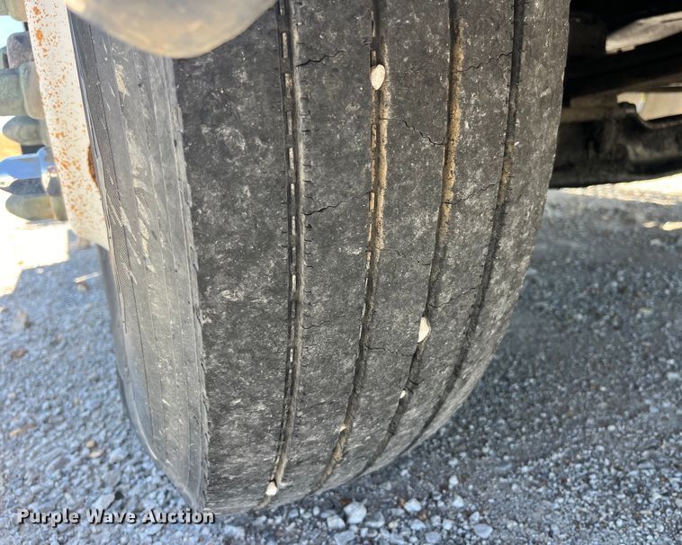 image for item EK8639 2008 Kenworth T300 semi truck