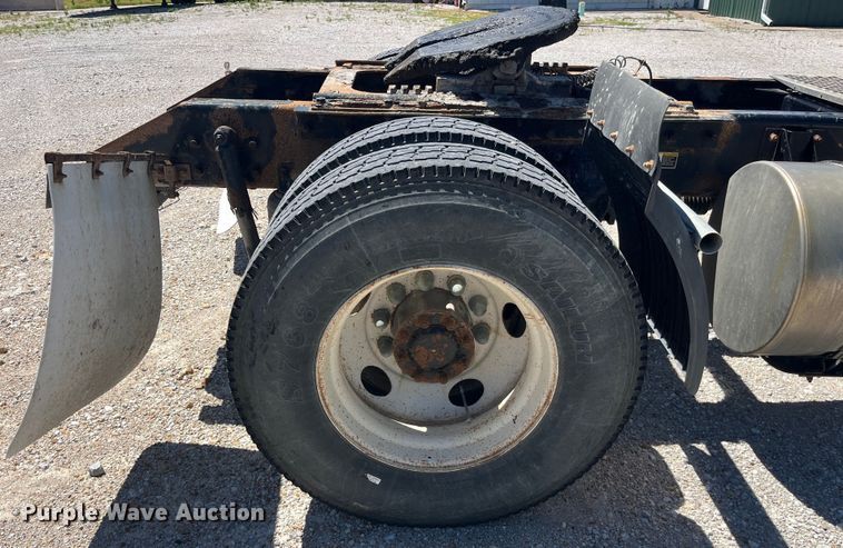 image for item EK8639 2008 Kenworth T300 semi truck