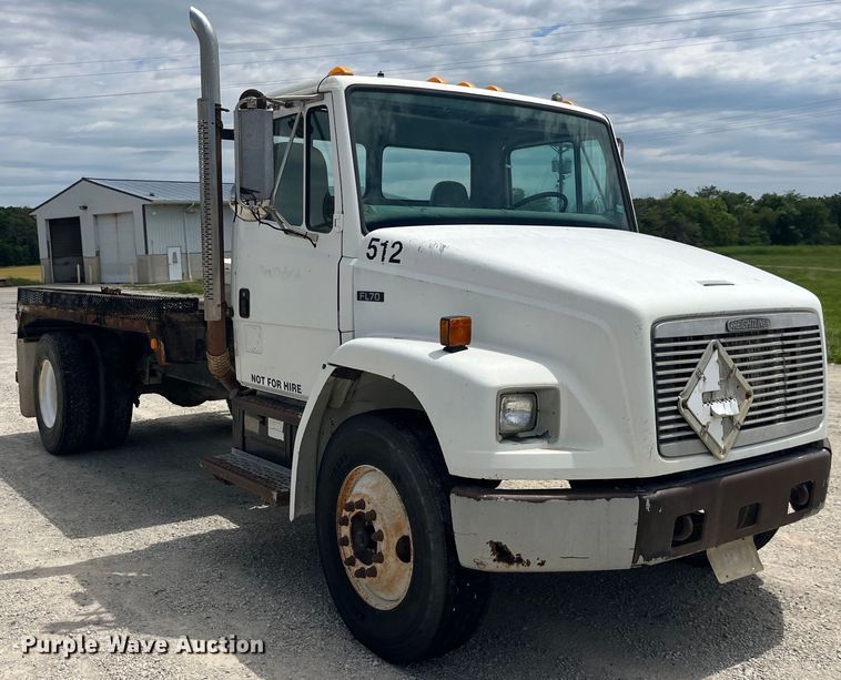 image for item EK8655 1995 Freightliner  FL70 flatbed truck