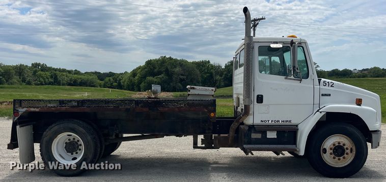 image for item EK8655 1995 Freightliner  FL70 flatbed truck