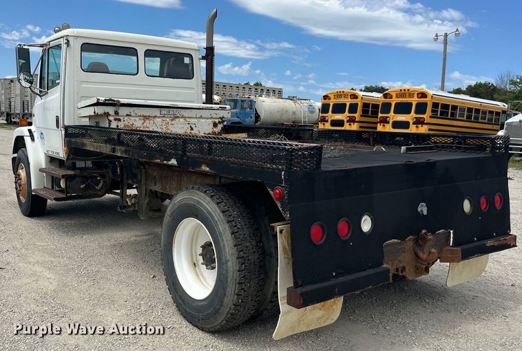image for item EK8655 1995 Freightliner  FL70 flatbed truck