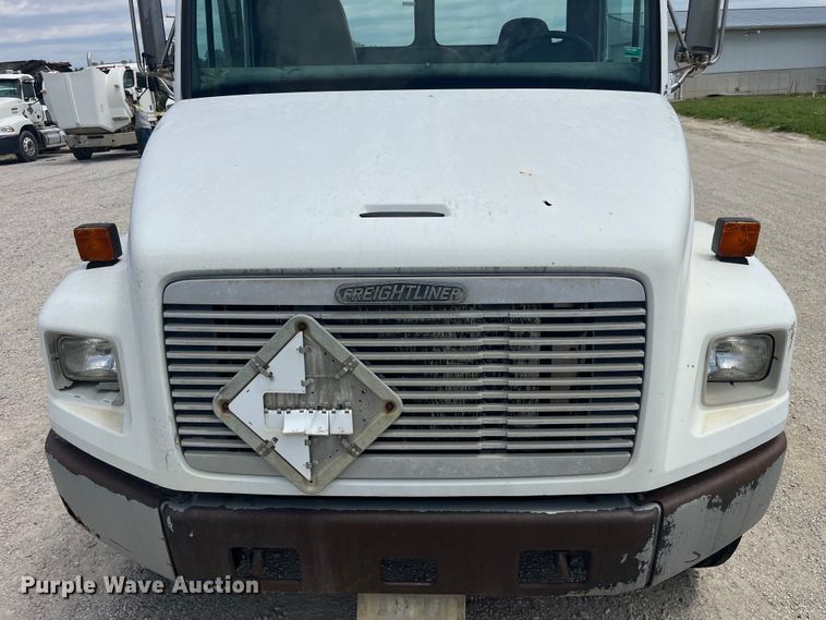 image for item EK8655 1995 Freightliner  FL70 flatbed truck