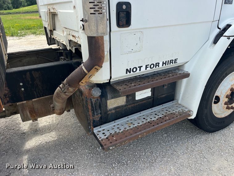 image for item EK8655 1995 Freightliner  FL70 flatbed truck