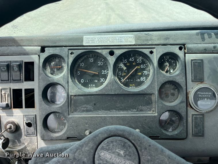 image for item EK8655 1995 Freightliner  FL70 flatbed truck