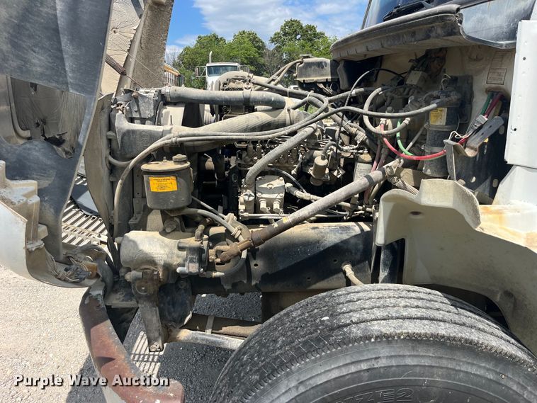 image for item EK8655 1995 Freightliner  FL70 flatbed truck