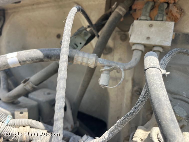 image for item EK8655 1995 Freightliner  FL70 flatbed truck