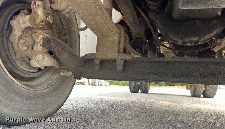 image for item EK8655 1995 Freightliner  FL70 flatbed truck