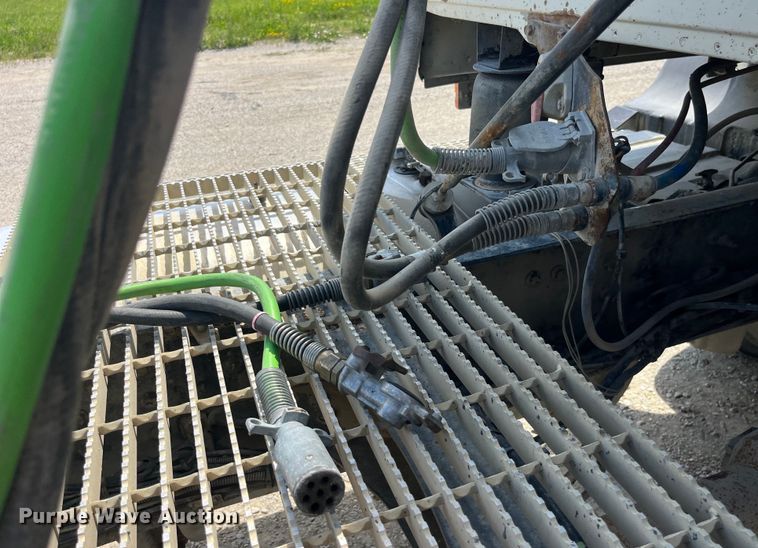 image for item EK8657 2007 Mack CXN613 semi truck