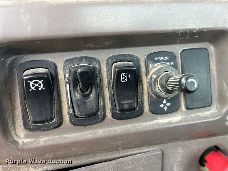 image for item EK8657 2007 Mack CXN613 semi truck