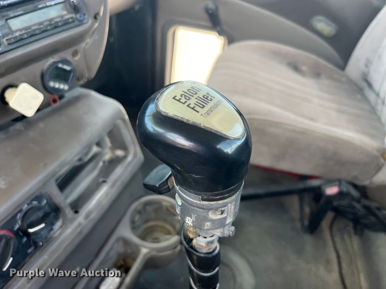 image for item EK8657 2007 Mack CXN613 semi truck