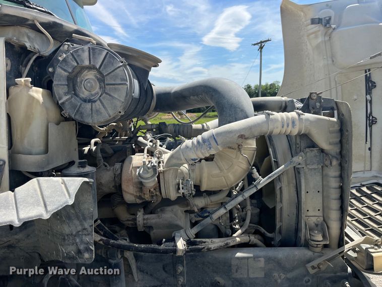 image for item EK8657 2007 Mack CXN613 semi truck