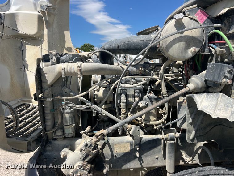 image for item EK8657 2007 Mack CXN613 semi truck