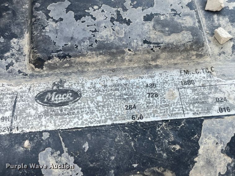 image for item EK8657 2007 Mack CXN613 semi truck