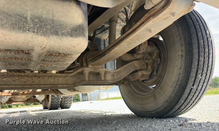 image for item EK8657 2007 Mack CXN613 semi truck