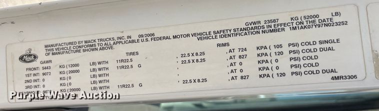 image for item EK8657 2007 Mack CXN613 semi truck