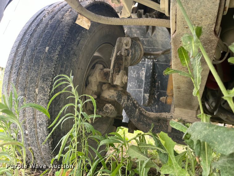 image for item EK8664 2003 Freightliner  Columbia semi truck