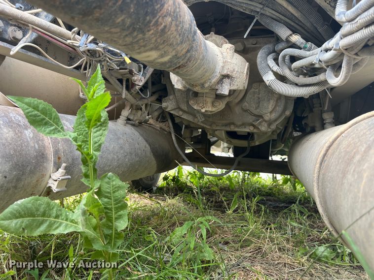 image for item EK8664 2003 Freightliner  Columbia semi truck