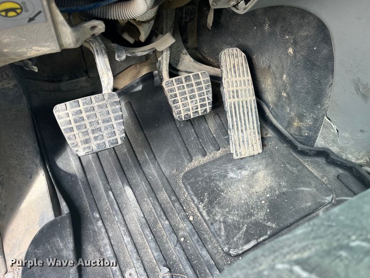 image for item EK8664 2003 Freightliner  Columbia semi truck