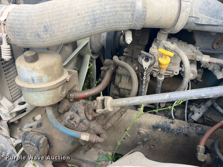 image for item EK8664 2003 Freightliner  Columbia semi truck