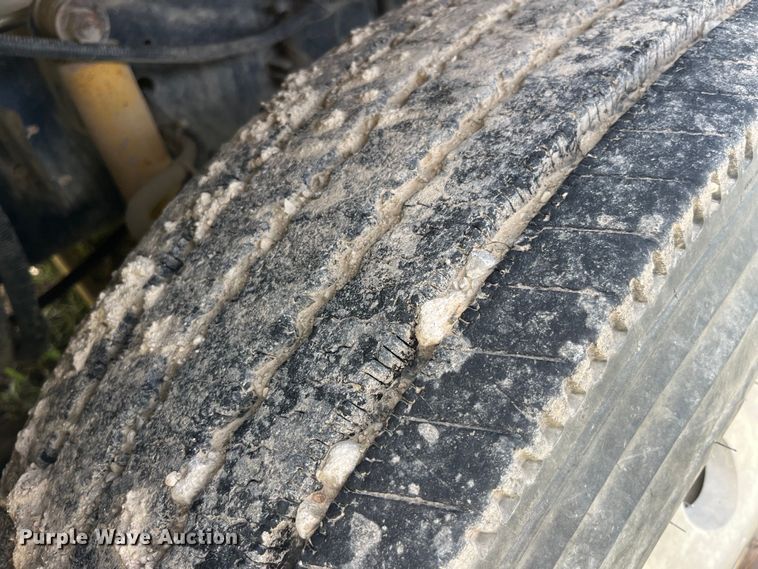 image for item EK8664 2003 Freightliner  Columbia semi truck