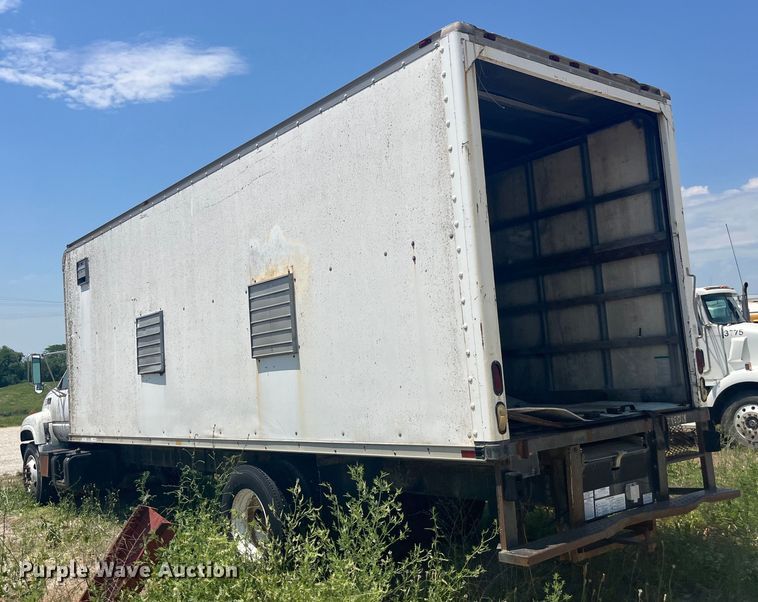 image for item EK8665 1999 GMC C6500 box truck