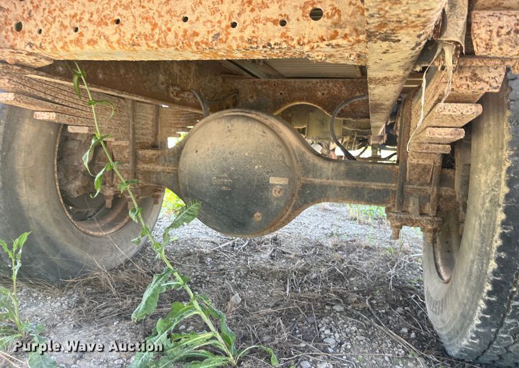 image for item EK8665 1999 GMC C6500 box truck