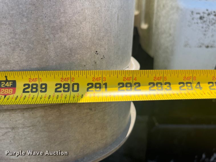 image for item EK8665 1999 GMC C6500 box truck