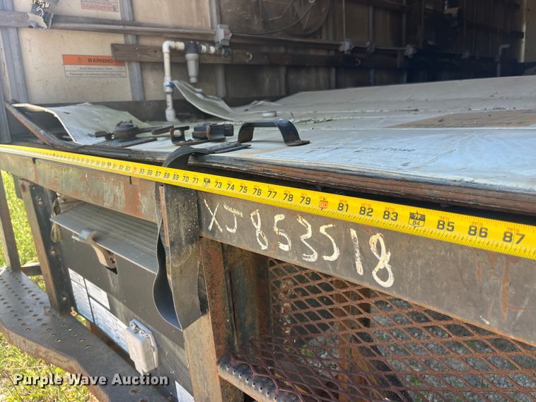 image for item EK8665 1999 GMC C6500 box truck