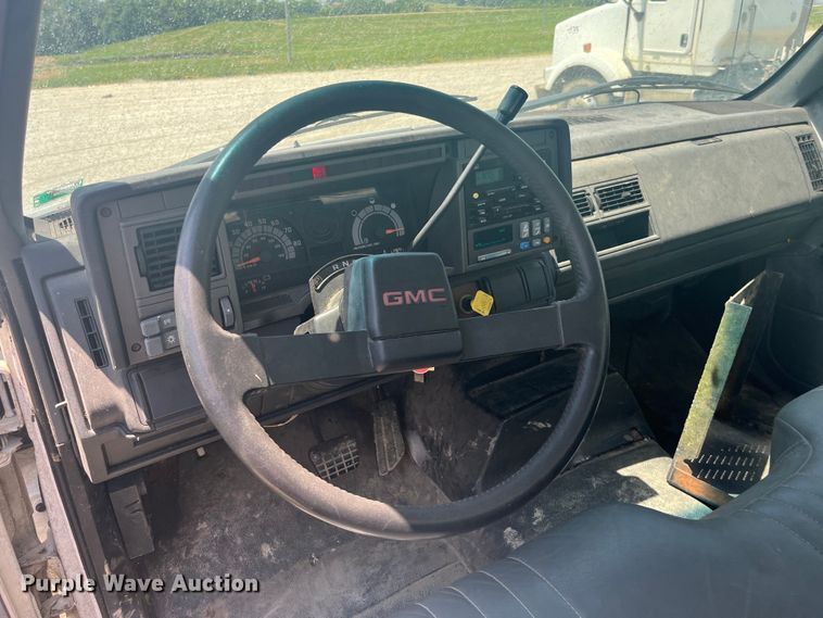 image for item EK8665 1999 GMC C6500 box truck