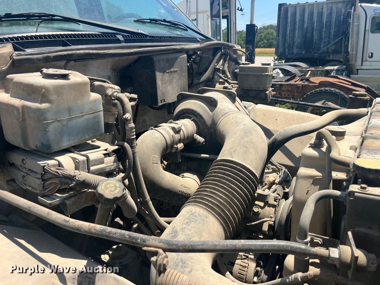 image for item EK8665 1999 GMC C6500 box truck