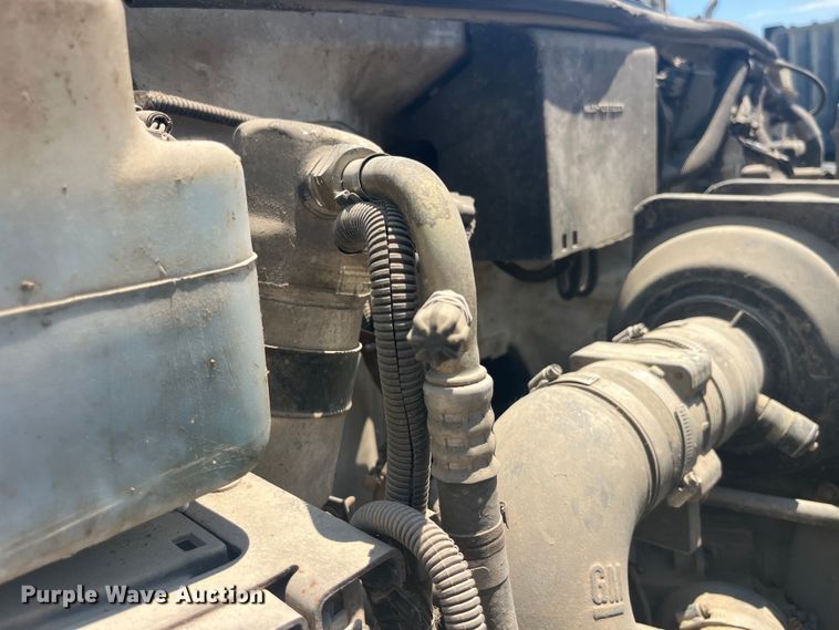 image for item EK8665 1999 GMC C6500 box truck