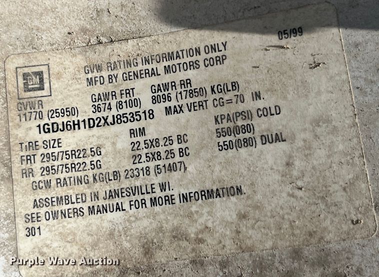 image for item EK8665 1999 GMC C6500 box truck