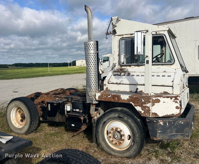 image for item EK8666 2011 Cargotec 4X2 yard truck