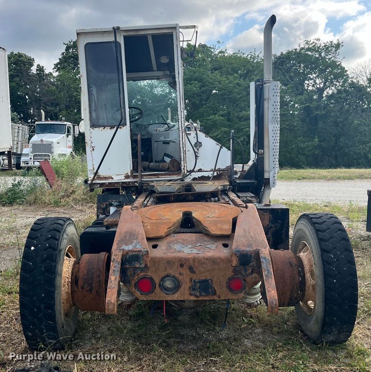 image for item EK8666 2011 Cargotec 4X2 yard truck