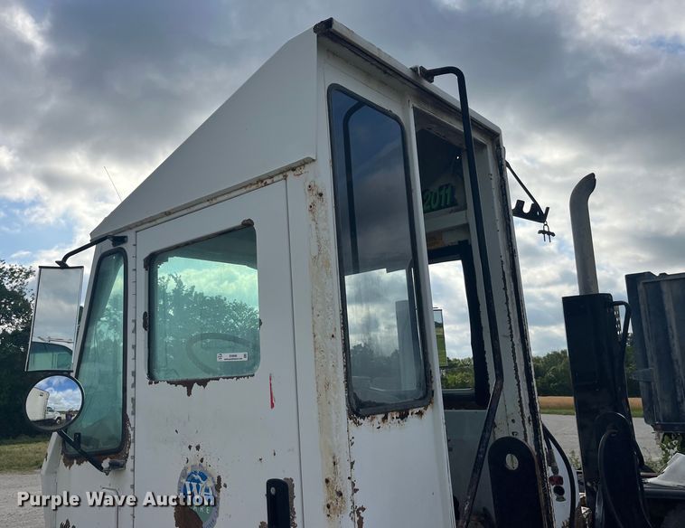 image for item EK8666 2011 Cargotec 4X2 yard truck