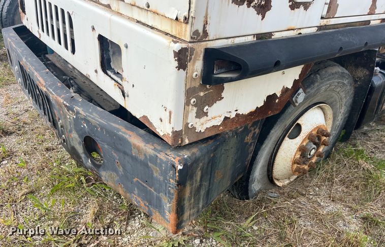 image for item EK8666 2011 Cargotec 4X2 yard truck