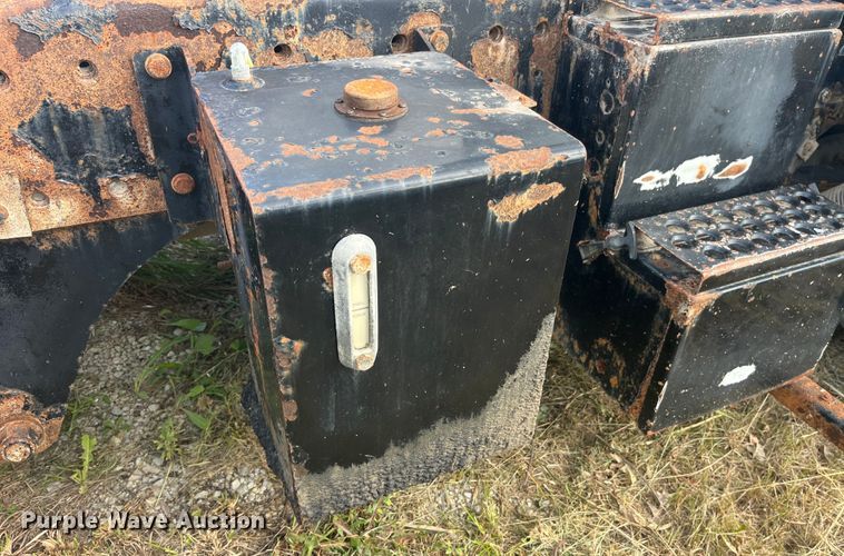 image for item EK8666 2011 Cargotec 4X2 yard truck