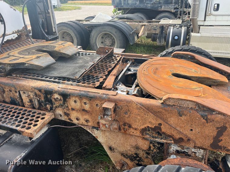 image for item EK8666 2011 Cargotec 4X2 yard truck