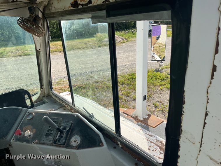 image for item EK8666 2011 Cargotec 4X2 yard truck