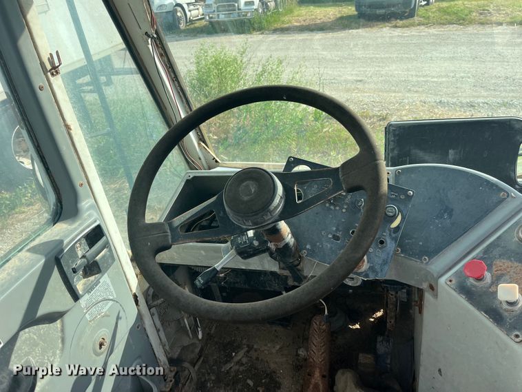 image for item EK8666 2011 Cargotec 4X2 yard truck