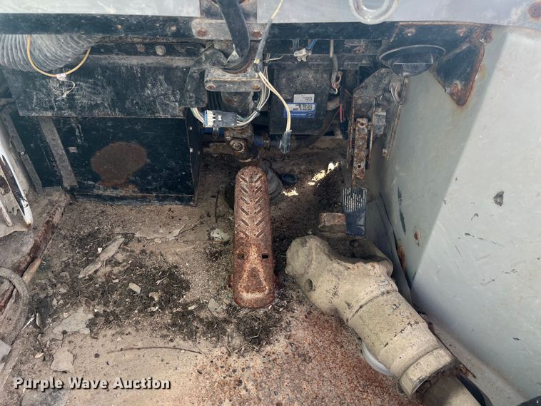 image for item EK8666 2011 Cargotec 4X2 yard truck